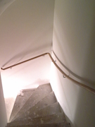 2 mal viertel gewendelte Treppe Geländerflüllung mit Glas