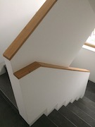 Betontreppe mit Holzabdeckung