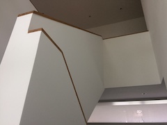 Betontreppe mit Holzabdeckung