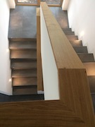 Betontreppe mit Holzabdeckung